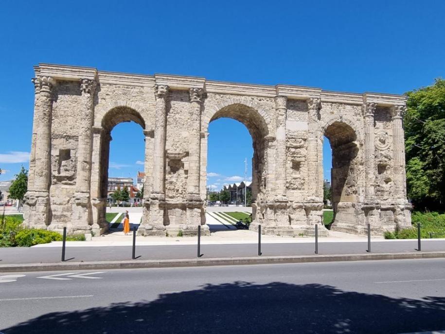 L'Effervescent Lägenhet Reims Exteriör bild